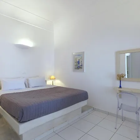 - Sleeps 5 - Private Heated Pool-parking Pýrgos