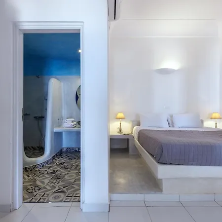 - Sleeps 5 - Private Heated Pool-parking * Pýrgos