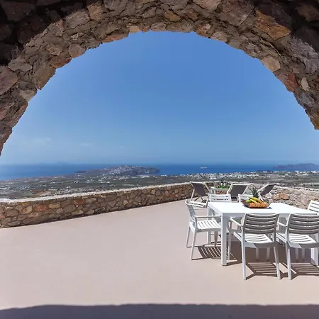 - Sleeps 5 - Private Heated Pool-parking * Pýrgos