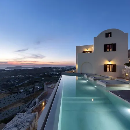 - Sleeps 5 - Private Heated Pool-parking * Pýrgos